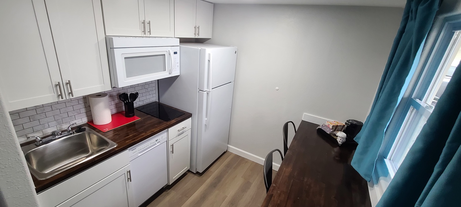 Deluxe Family Suite living area
