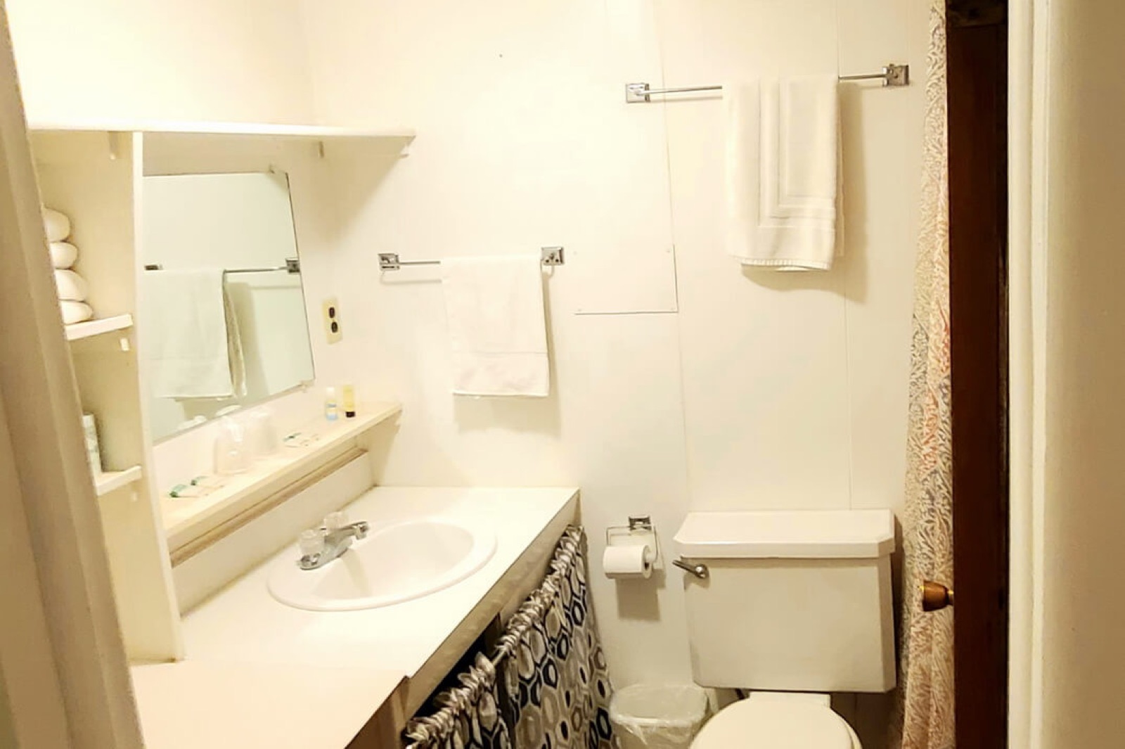Executive Suite kitchen